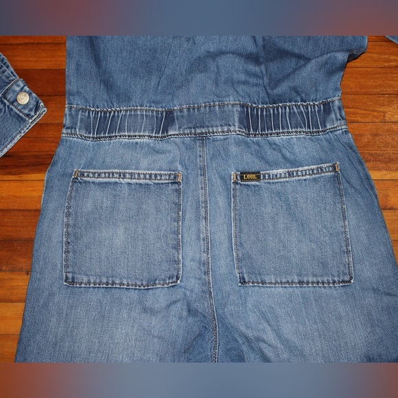 Lee - Picture 3 of 7